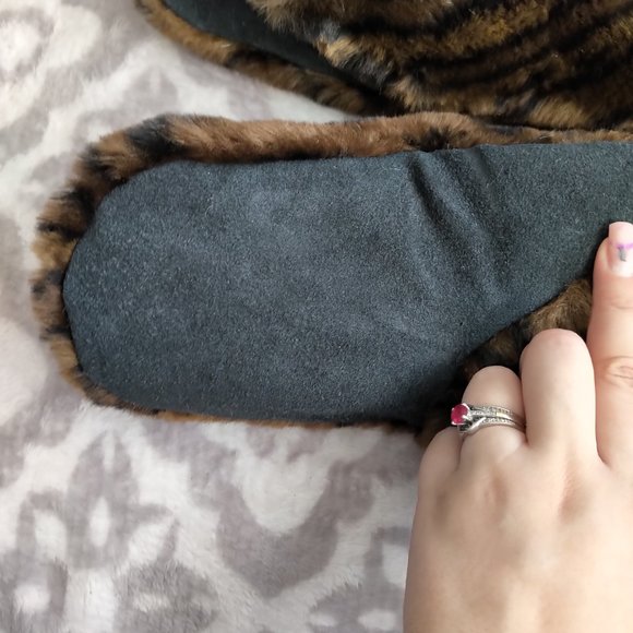 NTW faux fur fleece lined winter mitten gloves gauntlet style animal tiger print - Picture 3 of 5